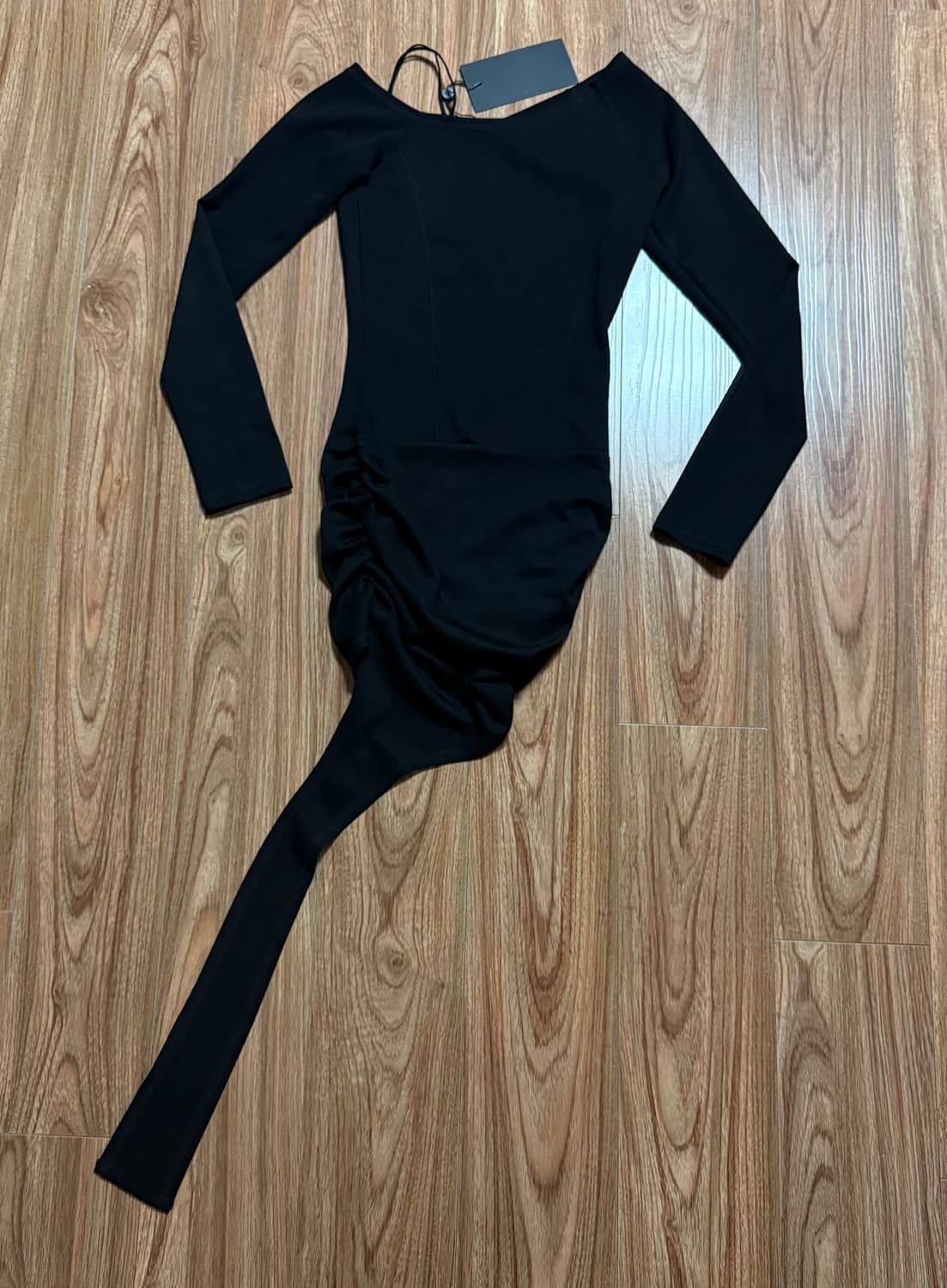 [새상품] 보헤미안서울 보헴서 커브드 헴 미니 드레스 블랙 상품이미지5