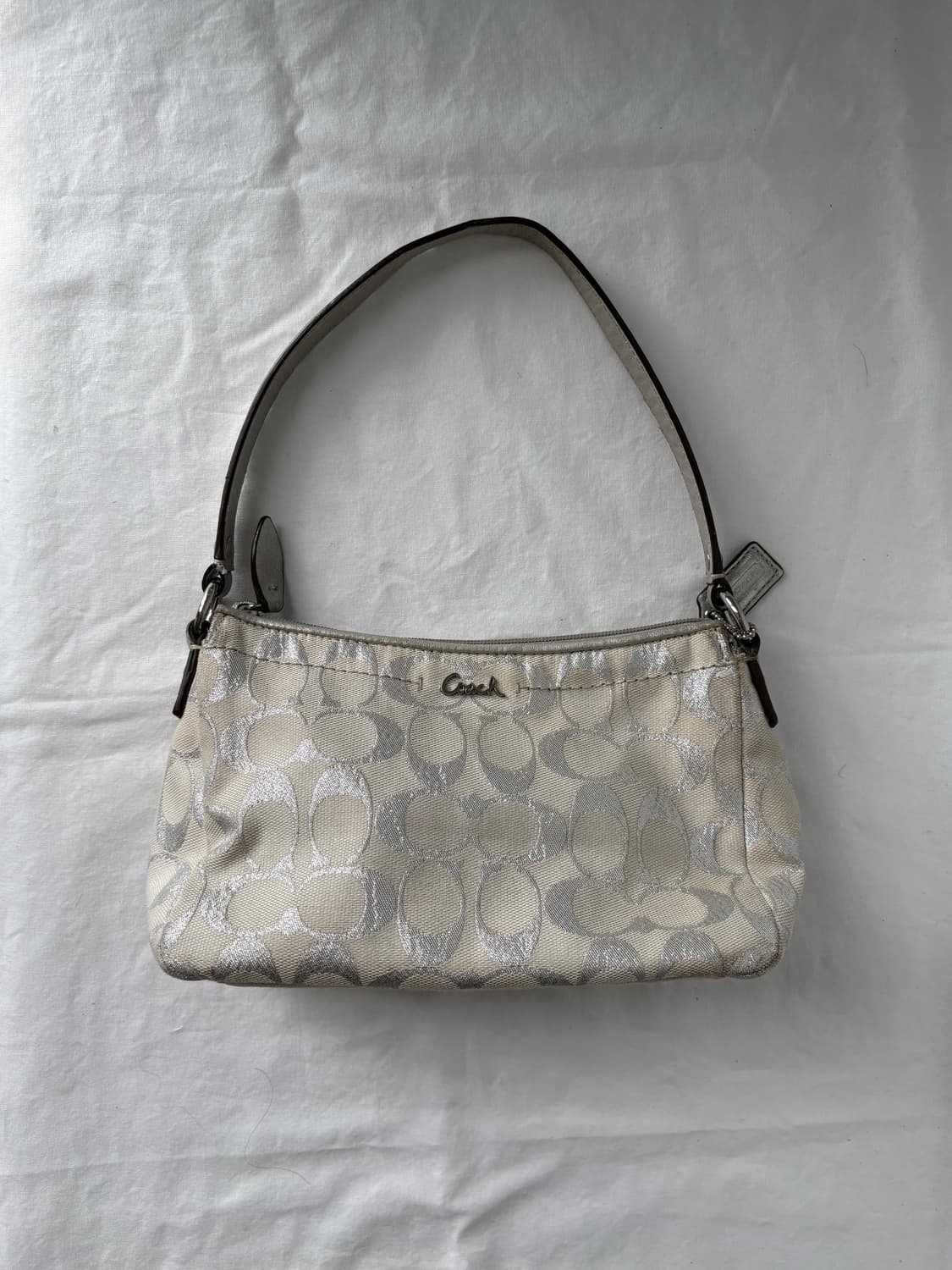 Coach silver ivory shoulder bag 상품이미지3