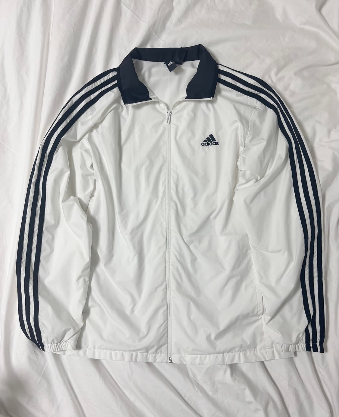 아디다스 에센셜 3S WD 흰검 바람막이 상품이미지1