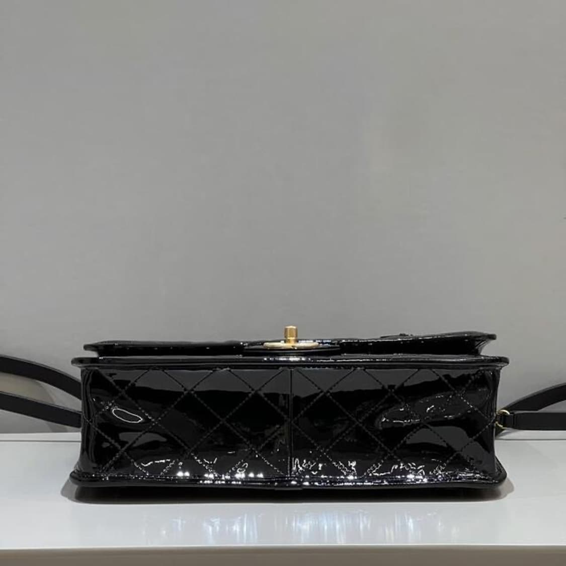 샤넬 페이던트 퀼팅 스쿨백 블랙 상품이미지4