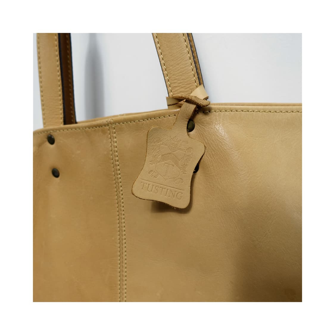 TUSTING 터스팅 베이지 레더 통가죽 빅 숄더백 상품이미지5