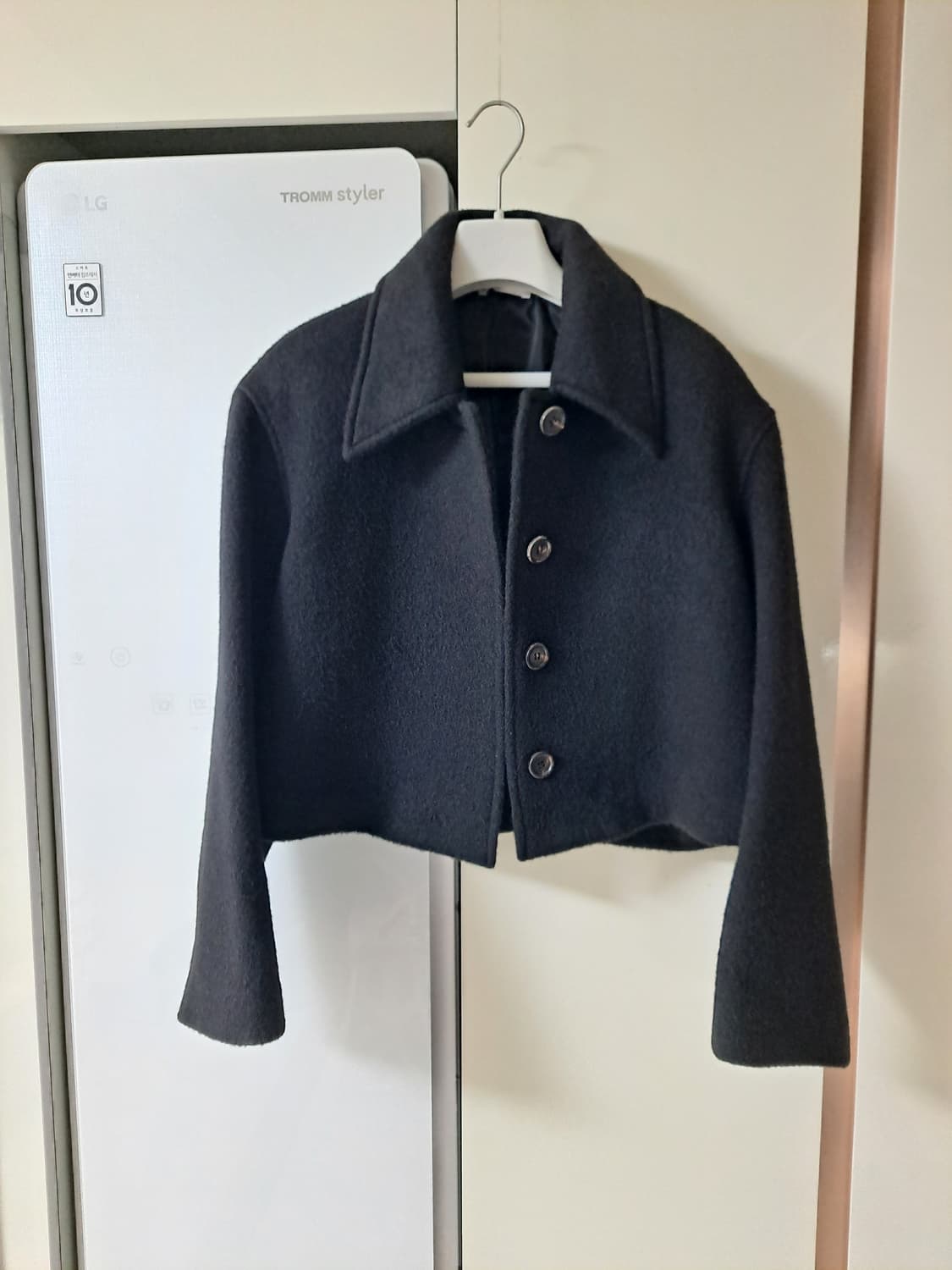 AMOMENTO 아모멘토 - 와이드 크롭 히든클로징 알파카 자켓 상품이미지1