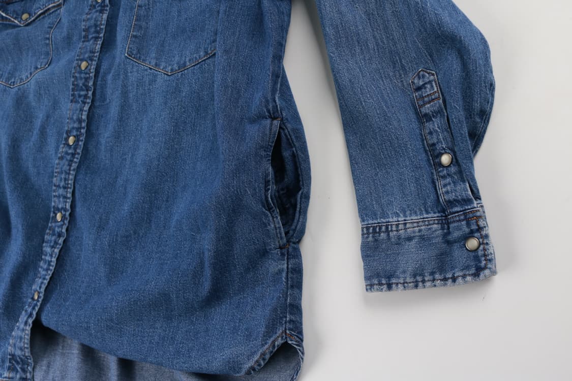 [여성 M] 리바이스 오버사이즈 웨스턴 데님셔츠 상품이미지4