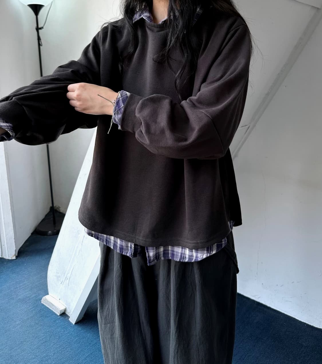 Design back panel sweat L/S TOP 상품이미지2