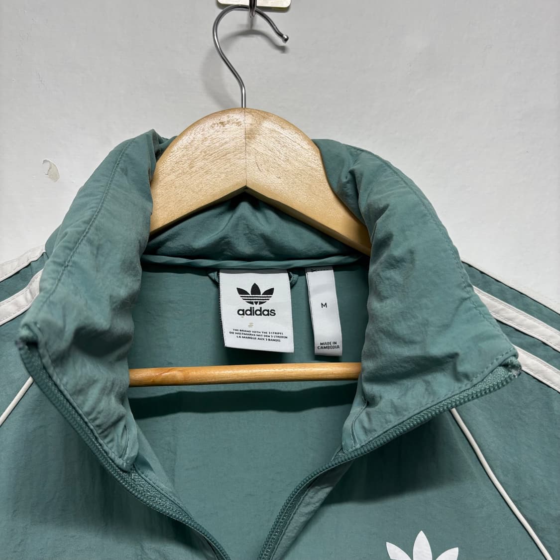 아디다스 민트 삼선 바람막이 상품이미지3