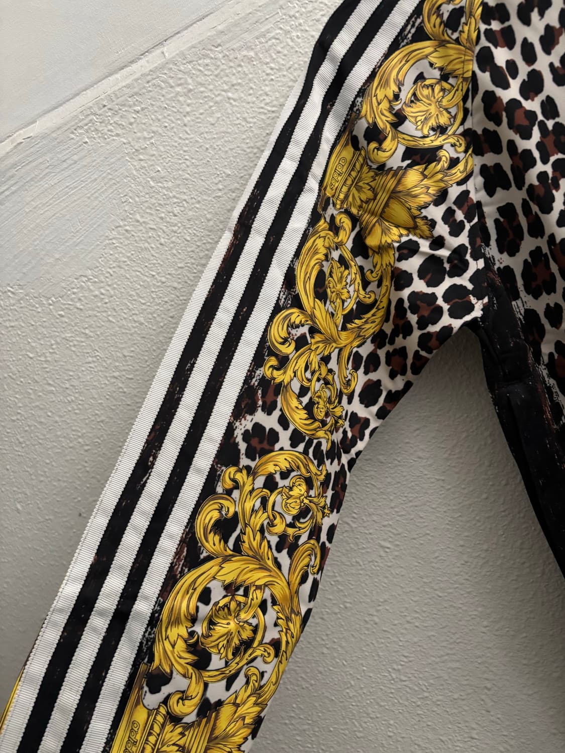 (새상품) Adidas x Jeremy Scott Y2K 레오파드 트랙탑 상품이미지7