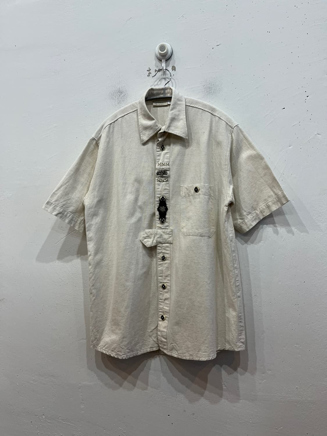 Landhaus 린넨 블렌디드 하프 반팔 티롤리안 셔츠  상품이미지1