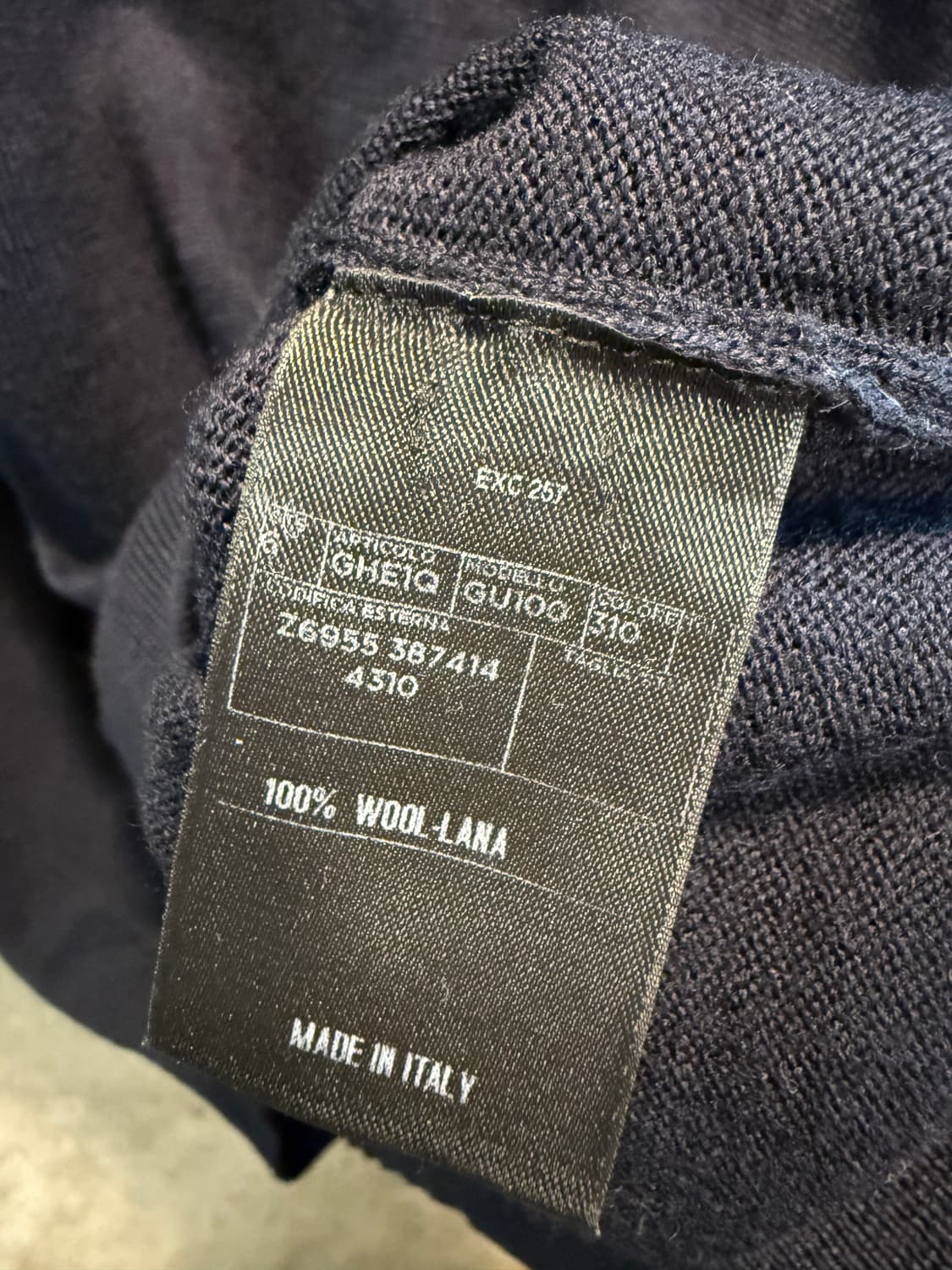 구찌 빈티지 울 니트 브이넥 로고 패치 S 상품이미지5