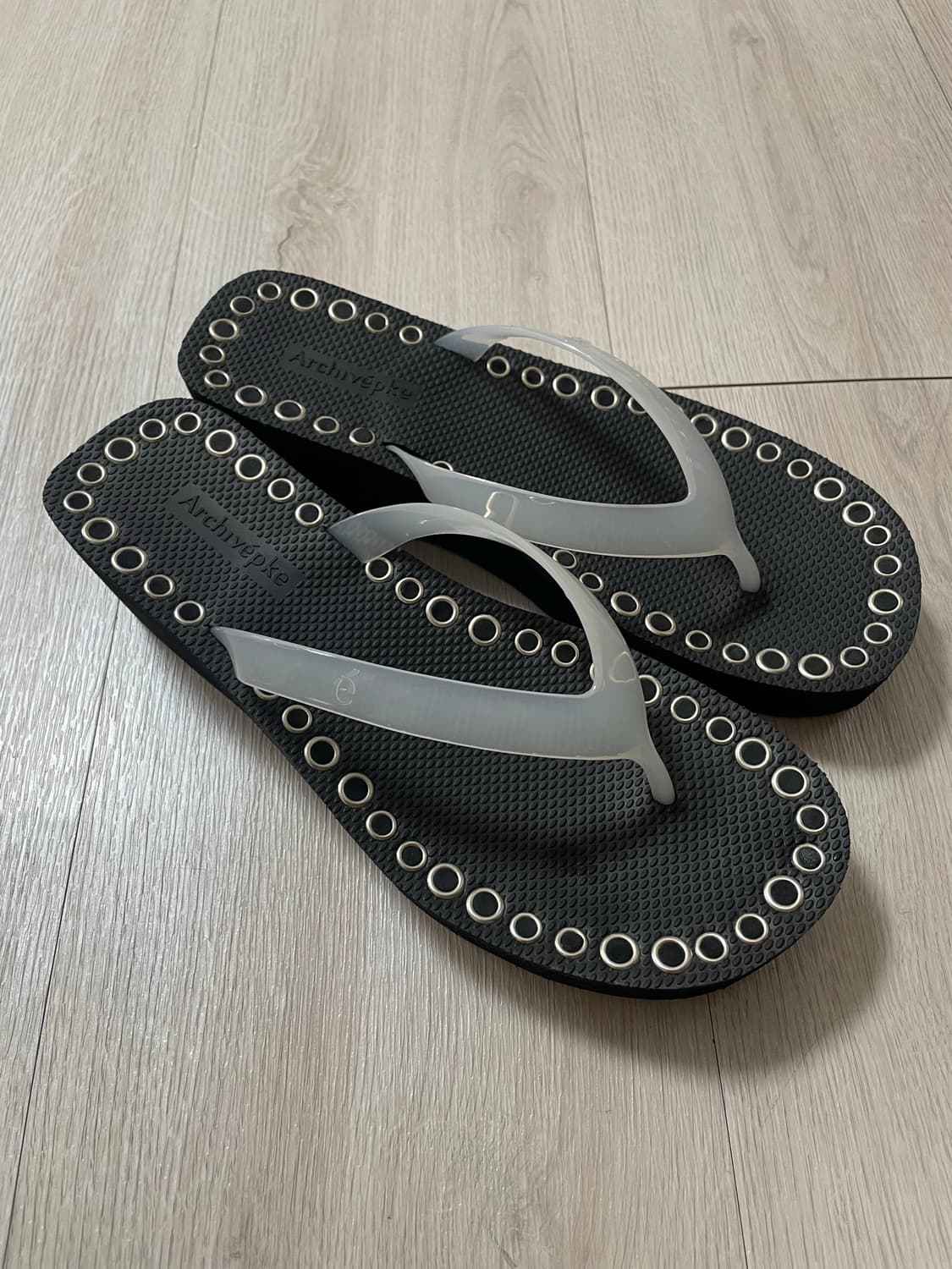 아카이브앱크 eyelet platform sandals 상품이미지2
