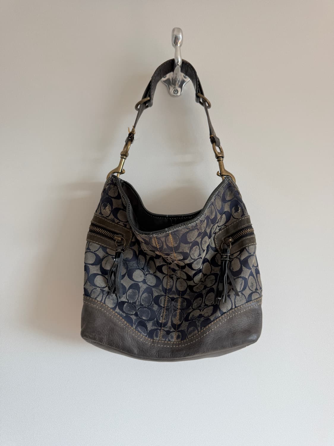 코치(COACH) 모노그램 숄더백 상품이미지1