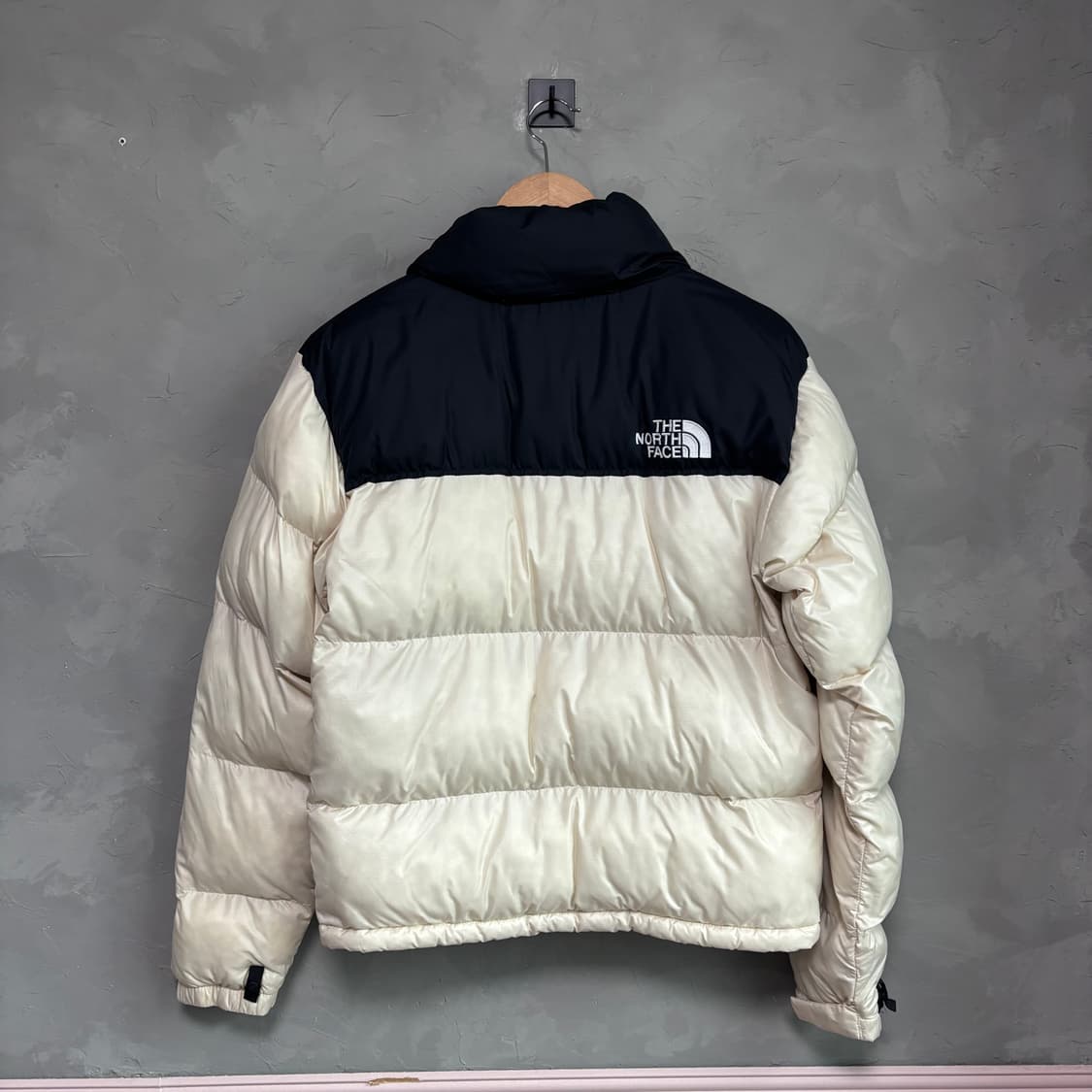 노스페이스 온볼 눕시 자켓 패딩 크림 상품이미지5