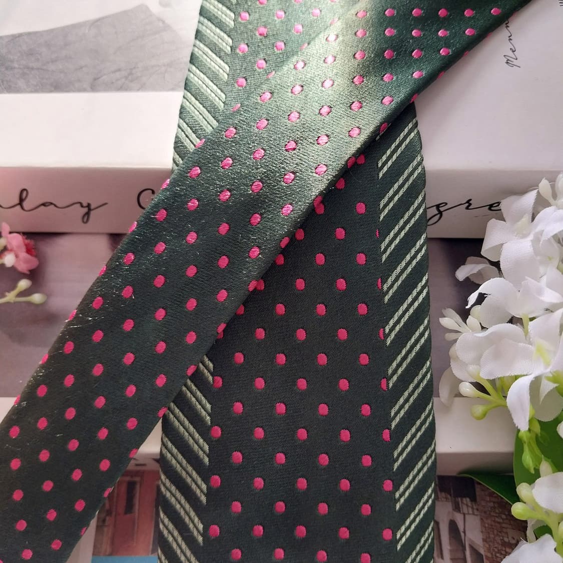 엠씨엠 실크 도트 스트라이프 자수 넥타이 7.9cm A+등급 K1945
 상품이미지5