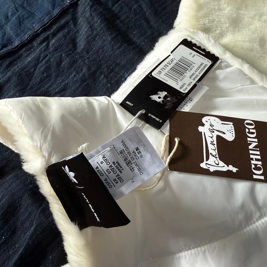 아디다스 x 아이비파크 리미티드 인조 퍼 스카프 상품이미지3