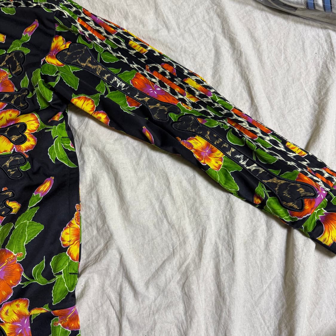 아디다스 x 제레미스캇 플라워 패턴 트랙탑 상품이미지5