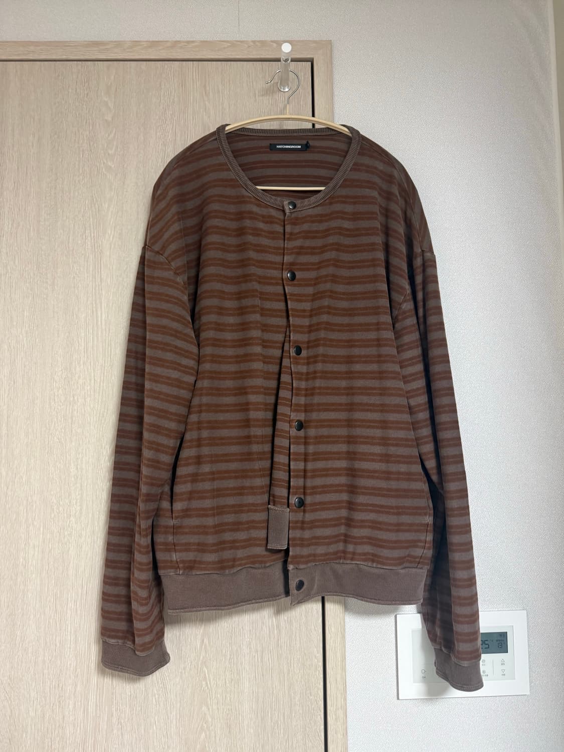 해칭룸 스트라이프 가디건 브라운 레드 상품이미지1