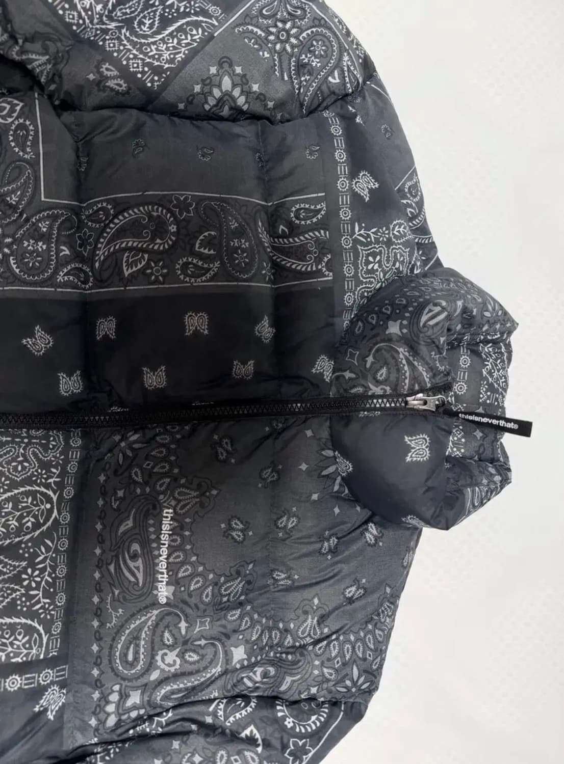 디스이즈네버댓 PERTEX T Down Jacket Bandana 블랙 상품이미지2