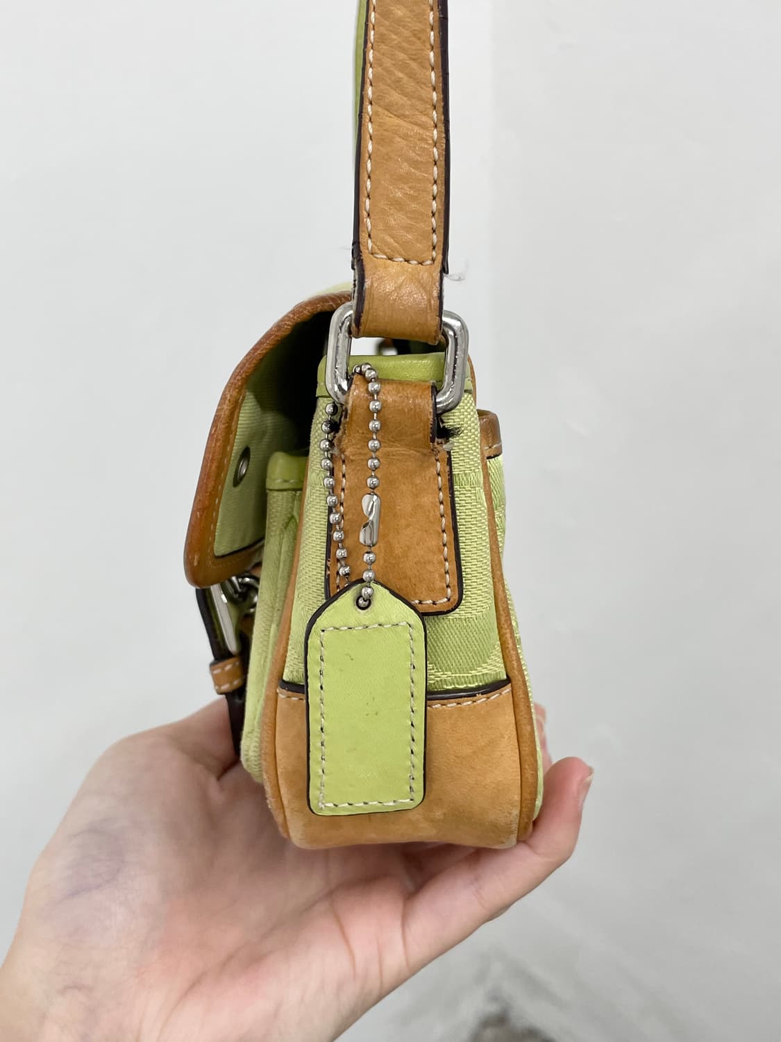 페어리 라임 코치 자카드 버클 크로스백 *레어 상품이미지8