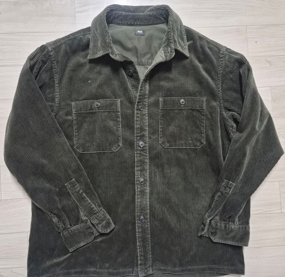 유니클로 카키 코듀로이 셔츠 상품이미지2