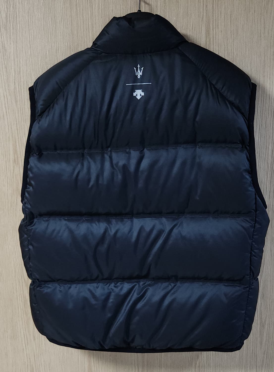 (착샷) 데상트 x 마세라티 구스다운 패딩 베스트 상품이미지5