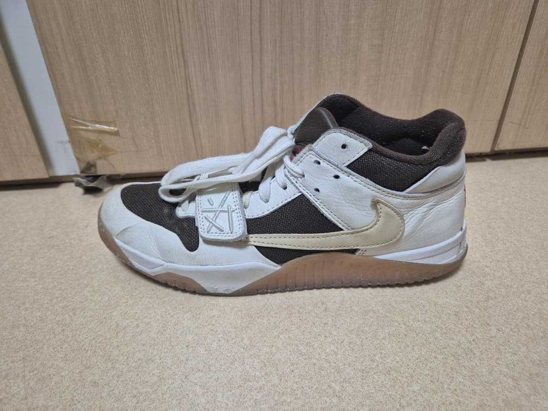 조던 x 트래비스 스캇 점프맨 잭 TR 세일 앤 다크 모카 상품이미지4