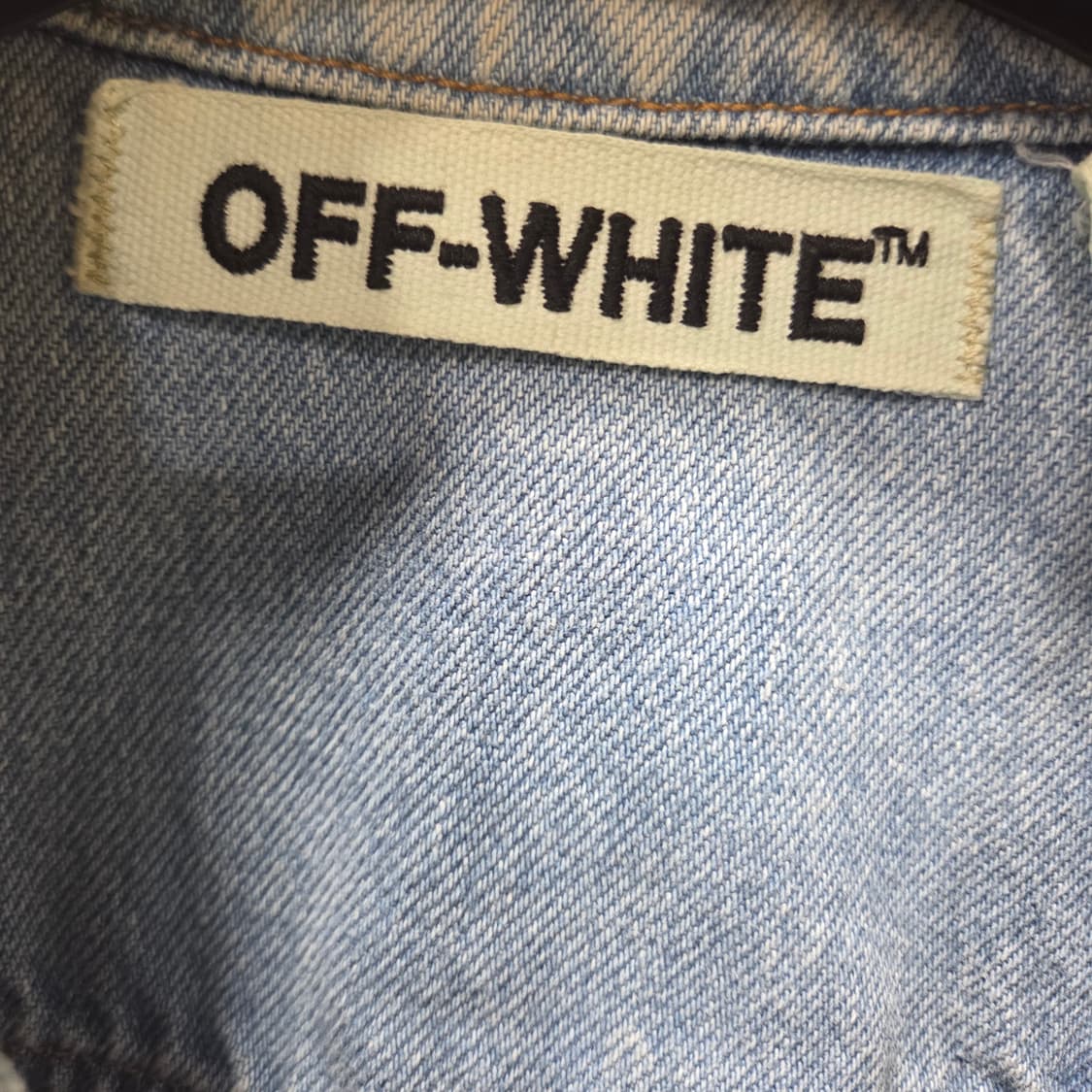 오프화이트 연청 데님 셔츠형 자켓 상품이미지3