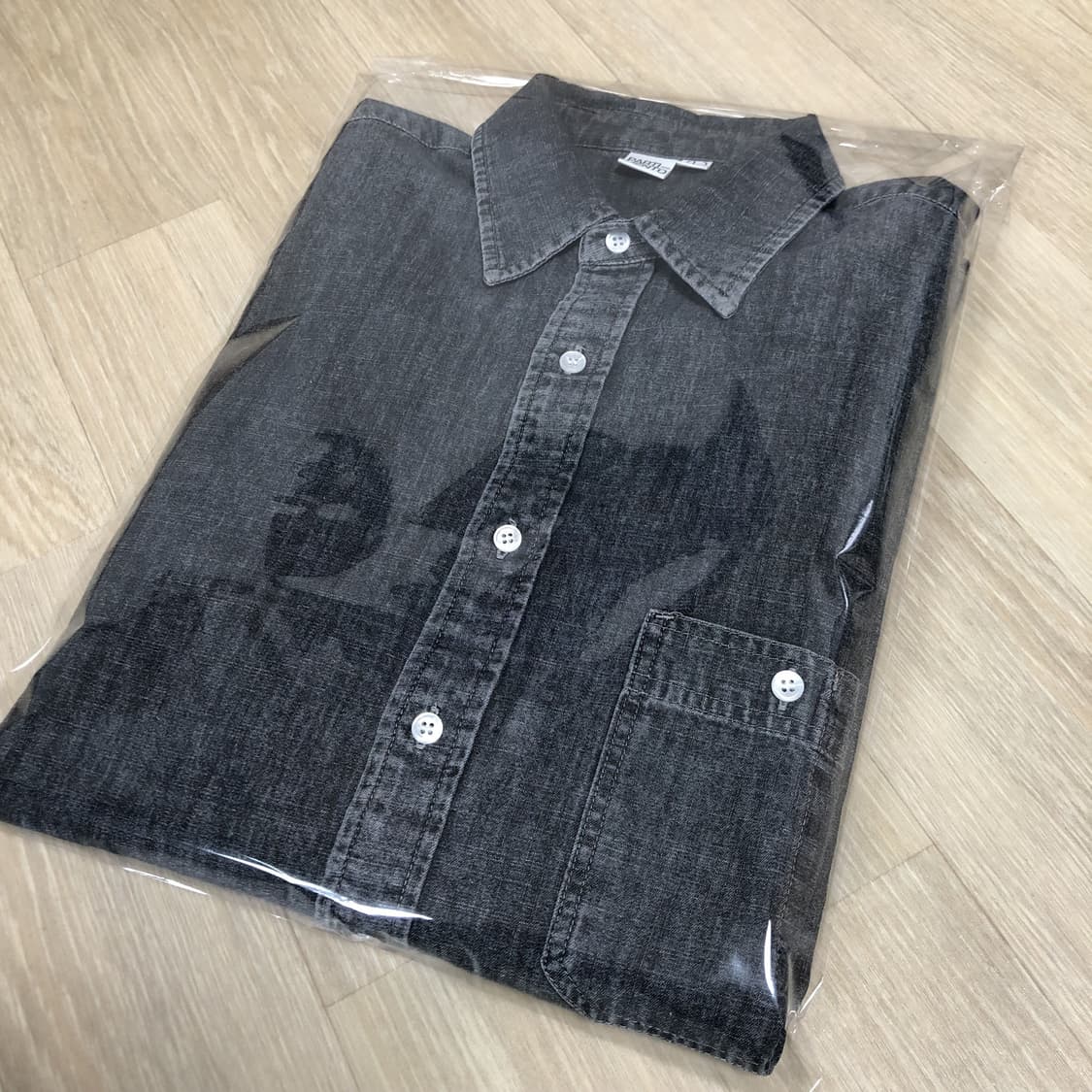 (L) 파르티멘토 PARTIMENTO 오버사이즈 스톤 워싱 데님셔츠 블랙 상품이미지10