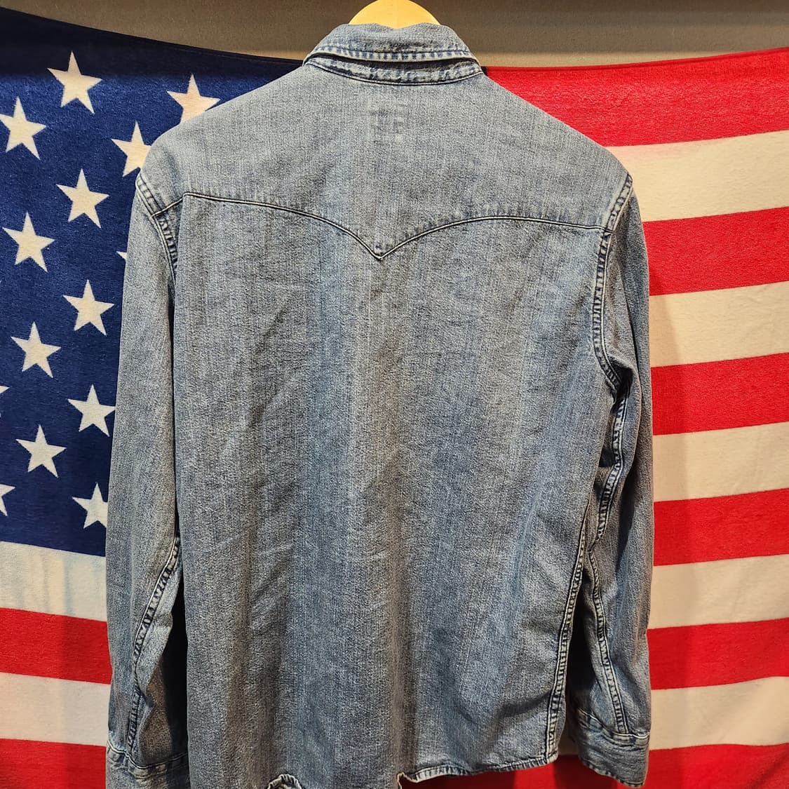 리바이스 웨스턴 데님 셔츠 (연청) 상품이미지2