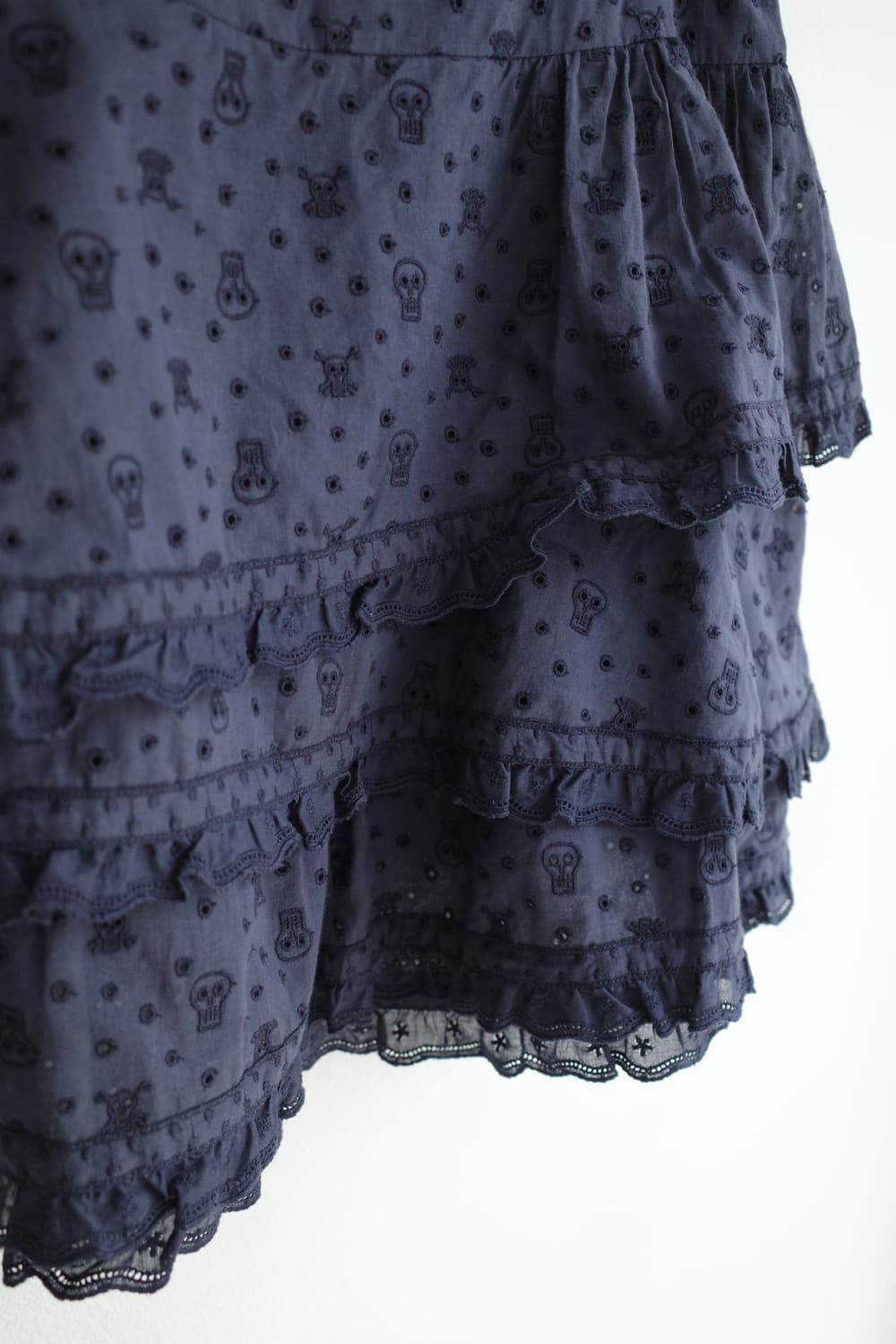 Skull Eyelet cancan skirt is 상품이미지7