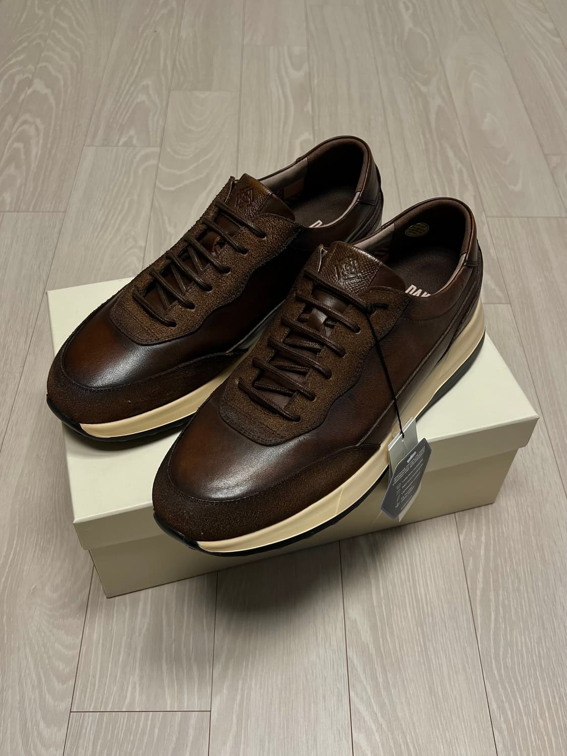 닥스 남성 가죽 스니커즈 브라운 DMX513 파티나 레더 신발 상품이미지1