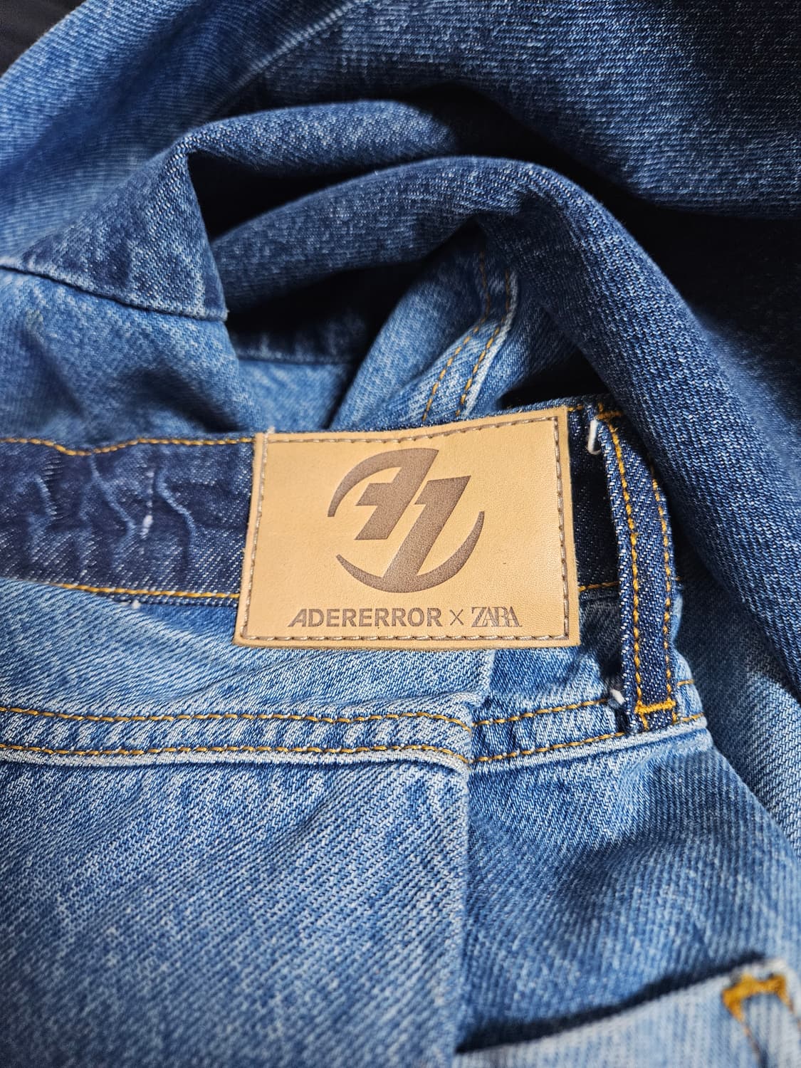 [36] 아더에러 X 자라 배럴 레그 진 상품이미지1