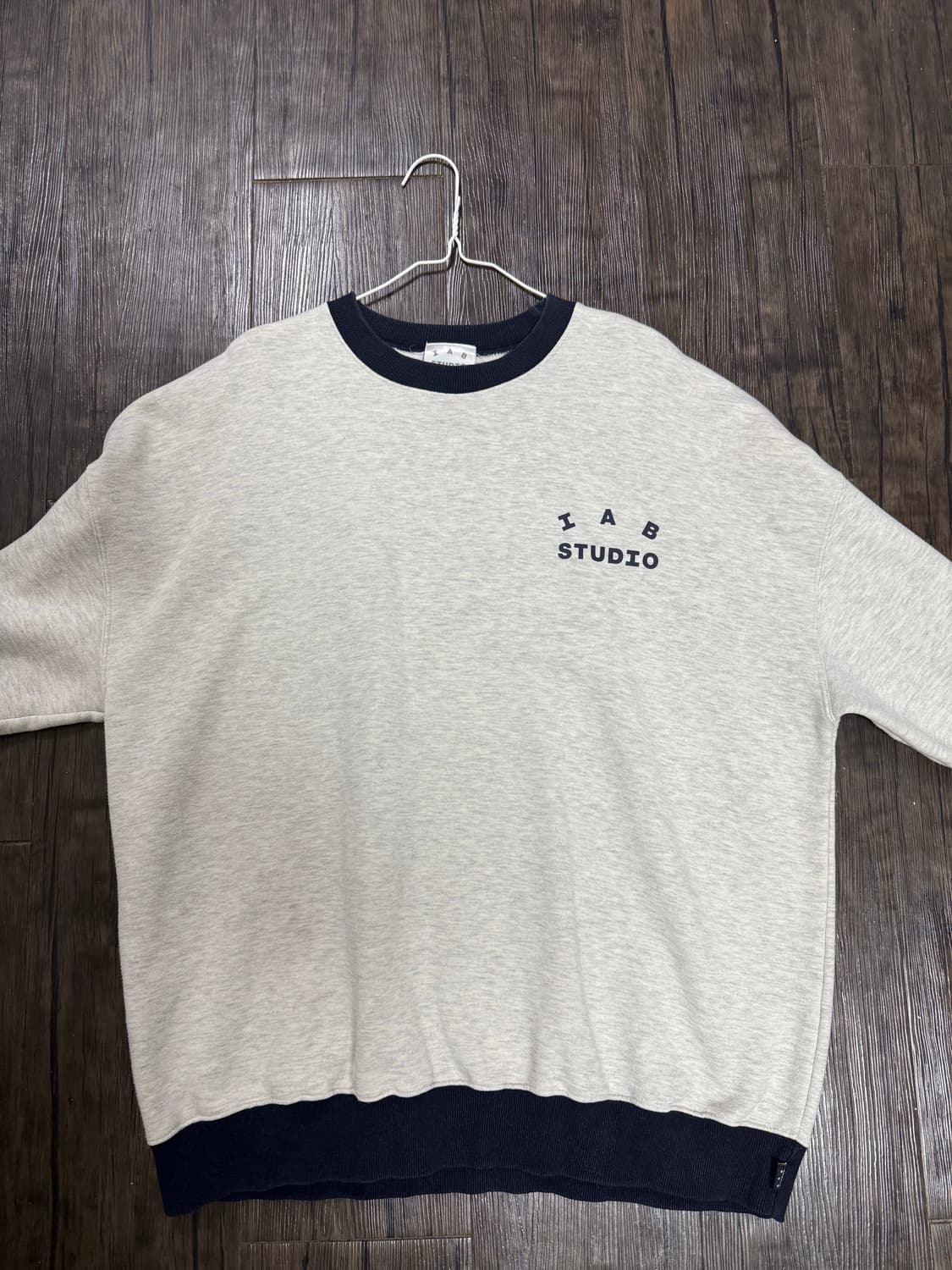 아이앱 스튜디오 스웨트셔츠 오트밀 네이비 XL 상품이미지2