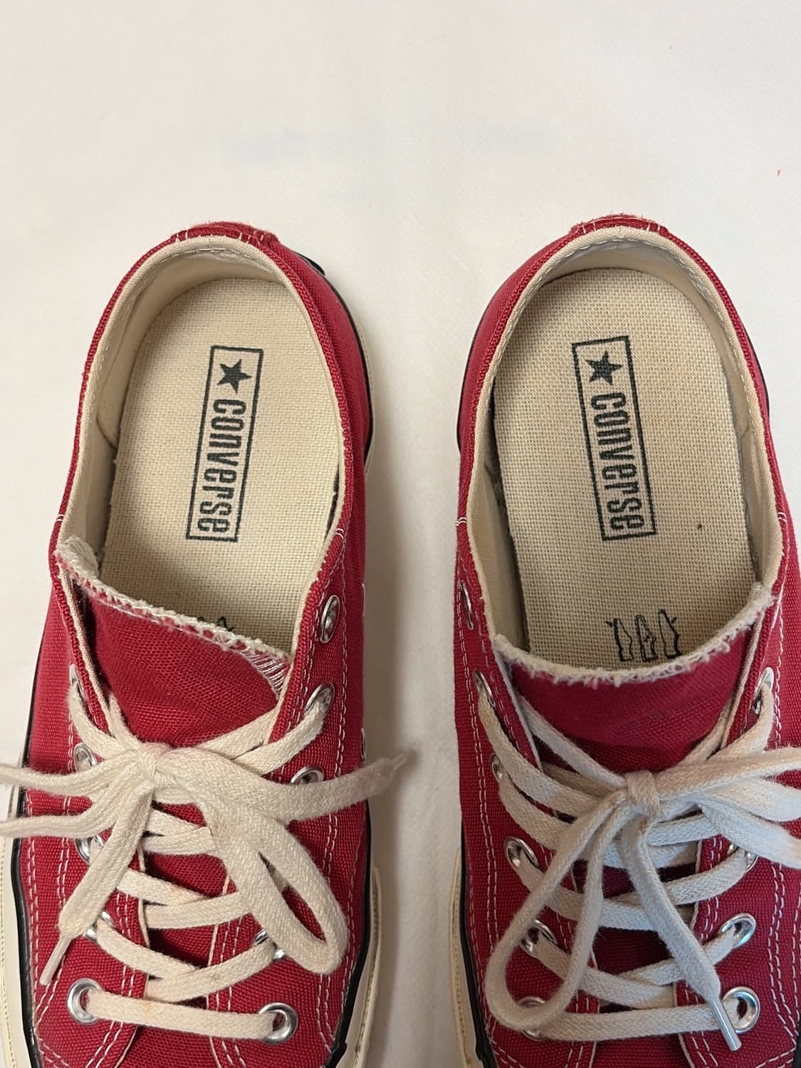 컨버스 척 70 로우 크림슨 255-260 사이즈 판매합니다. 상품이미지2