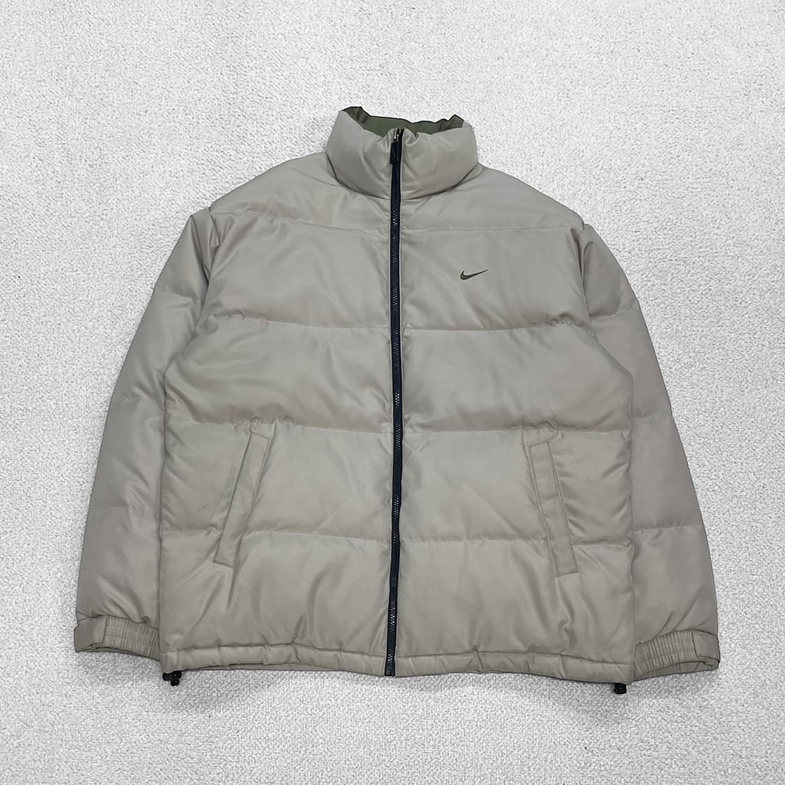 나이키 00s 올드스쿨 솔로 스우시 립스탑 덕다운 패딩 베이지  상품이미지1