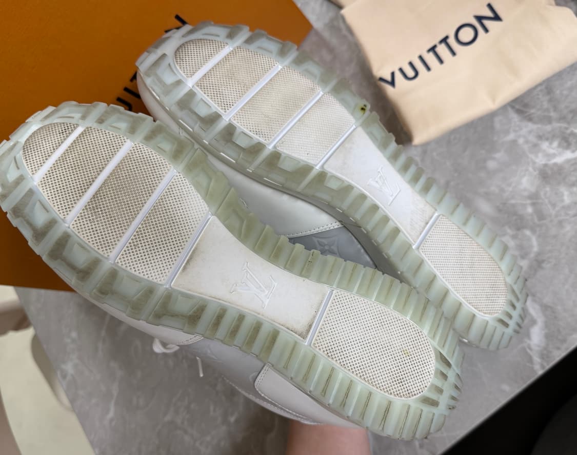 (1회 착용, 새상품급) 루이비통 런 어웨이 화이트 스니커즈 8사이즈 상품이미지8