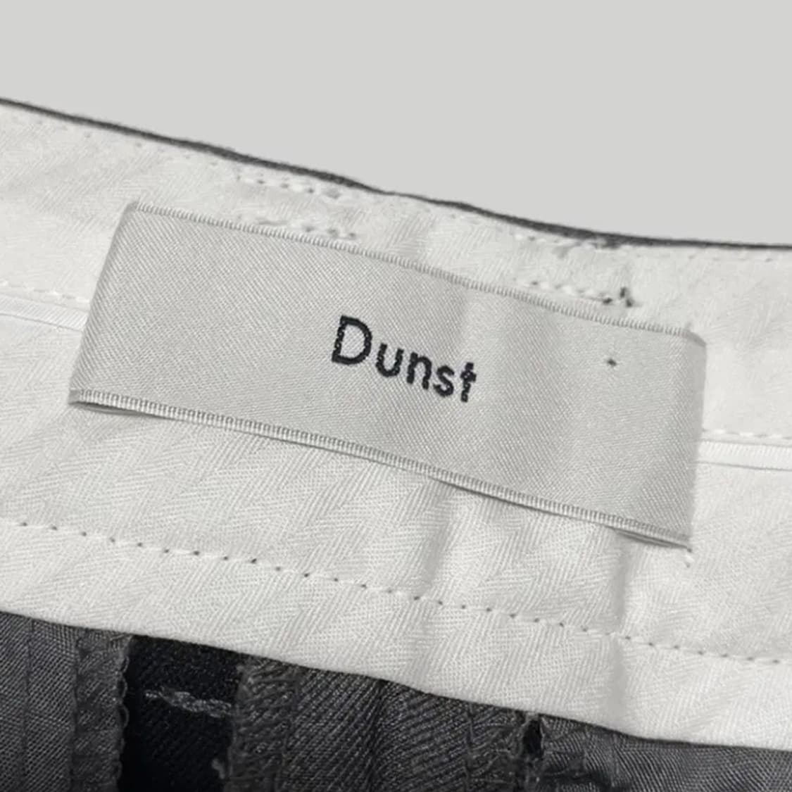 [정품] DUNST 던스트 투턱 차콜그레이 여성용 버뮤다 숏츠M(새제품) 상품이미지9