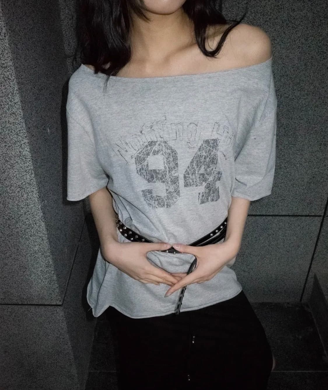 칙스 노팅힐 페미닌 원숄더 반팔티 그레이 상품이미지1