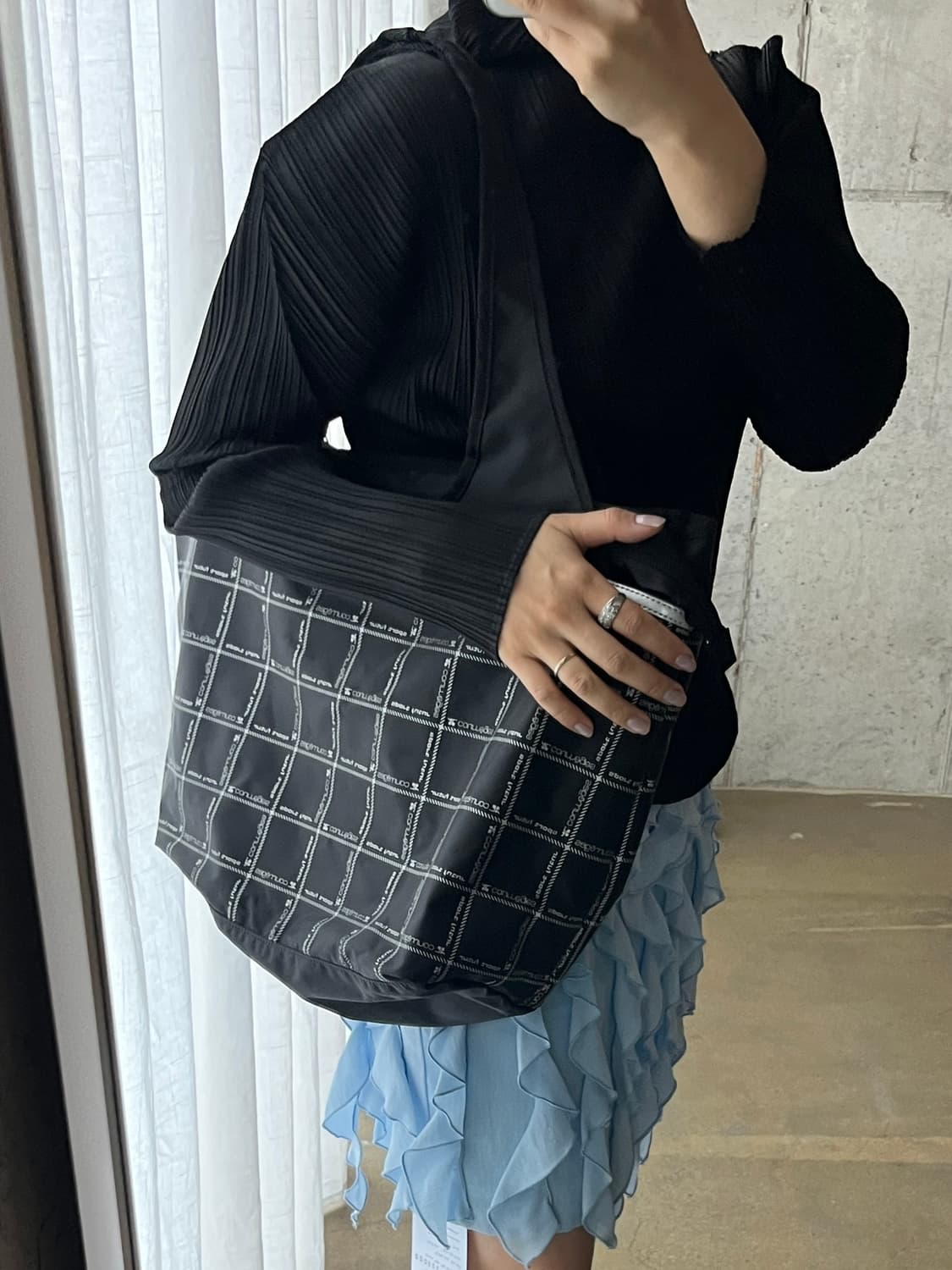 00s Courreges 꾸레쥬 로고 패턴 쇼퍼백 상품이미지2