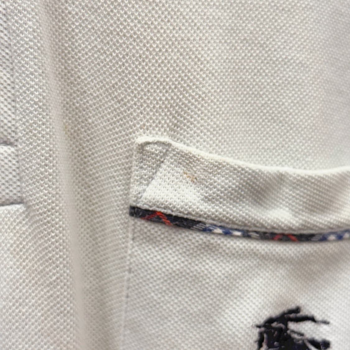 버버리 버버리스 반팔 카라티 포켓 로고 자수 디테일 연하늘 상품이미지9