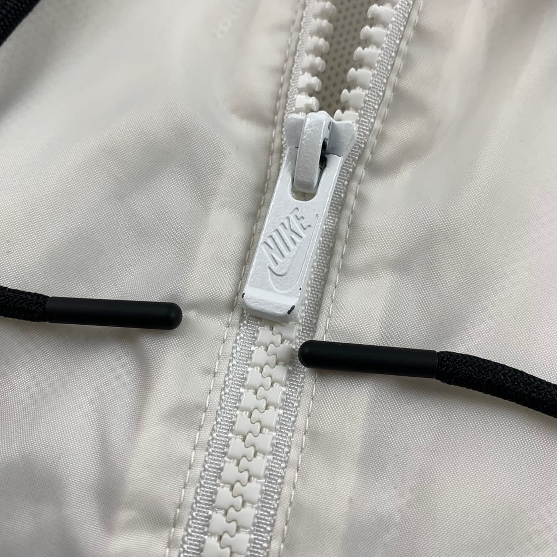 나이키 자수로고 윈드러너 바람막이 자켓  상품이미지4