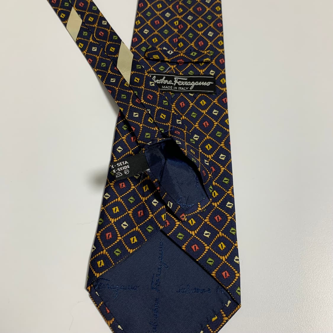 살바토레 페레가모(Ferragamo) 명품넥타이 A+등급 9.4cm 상품이미지7