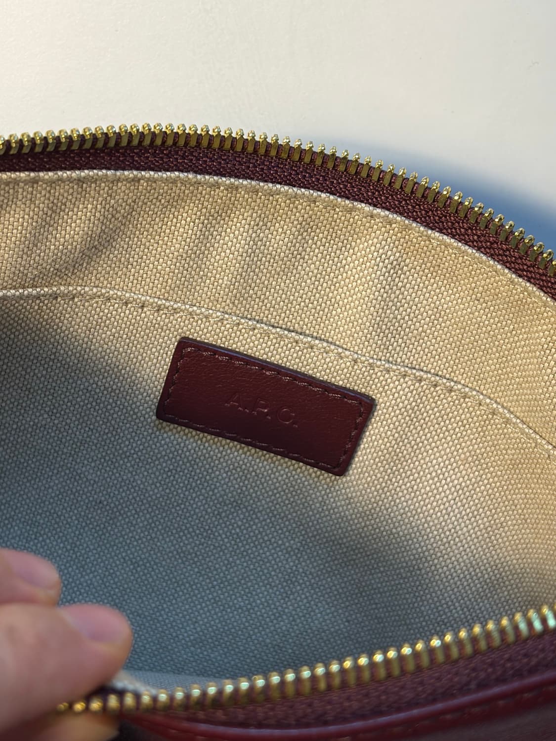 아페쎄 마엘리스 버건디 크로스백 (APC maelys 단종템) 상품이미지4