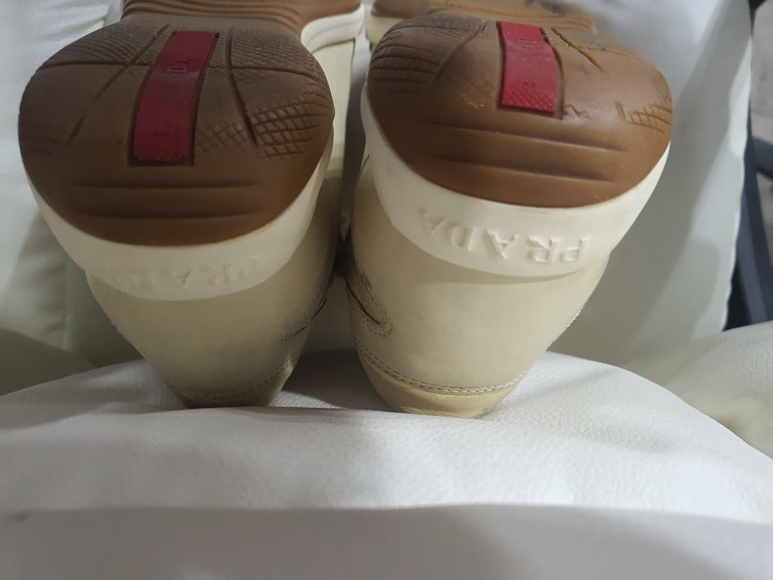 프라다 아이보리색 스니커즈  상품이미지6