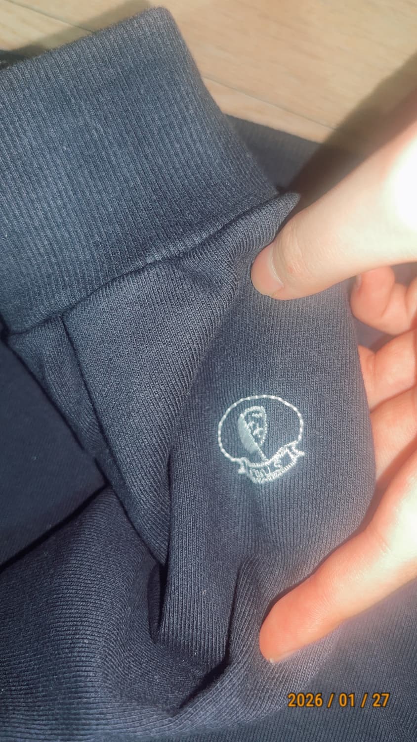 꼼파뇨 후드티 상품이미지3