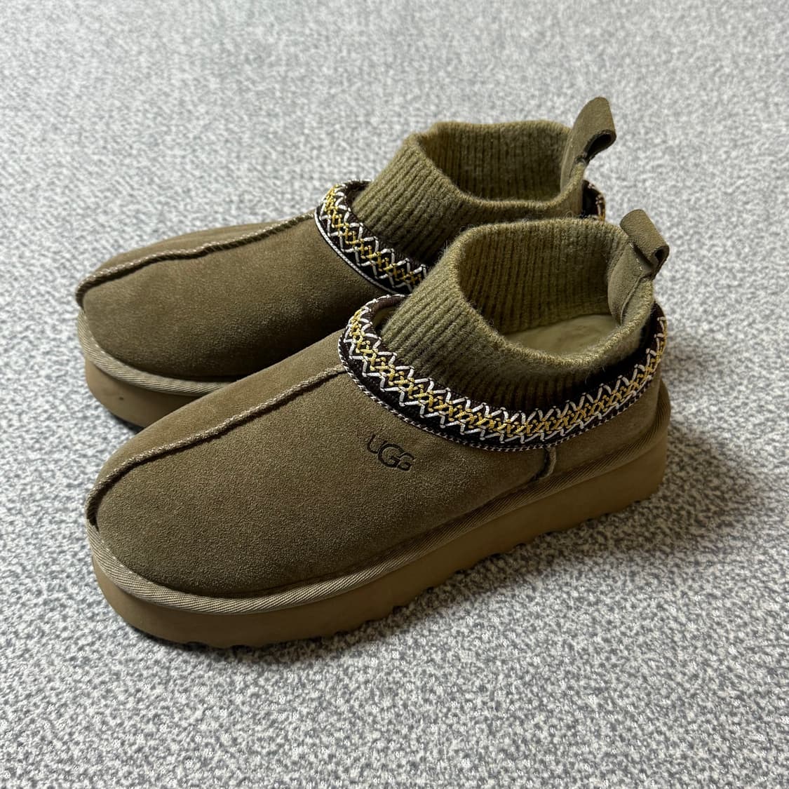 UGG 어그 부츠 카키 240-245 상품이미지5