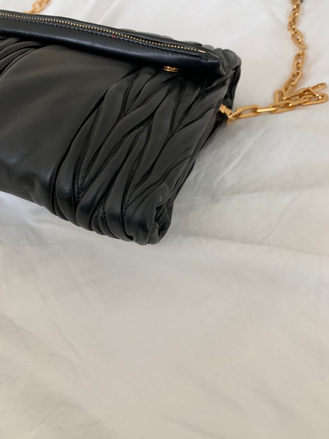 미우미우 마틀라쎄 체인 플랩 크로스백 숄더백 상품이미지6