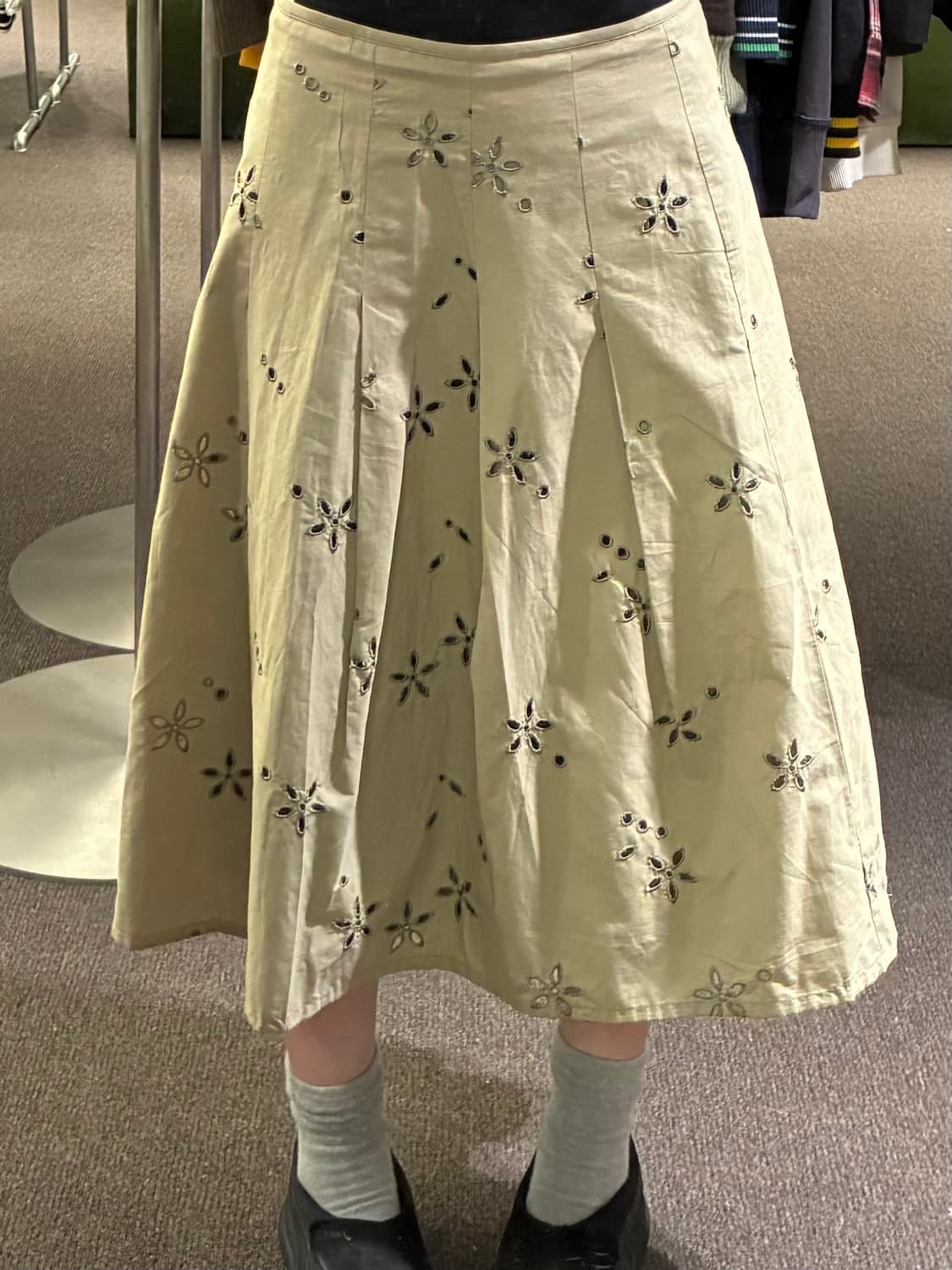 OS)Japanese vintage 여성 꽃 펀칭 디테일 롱스커트 상품이미지2