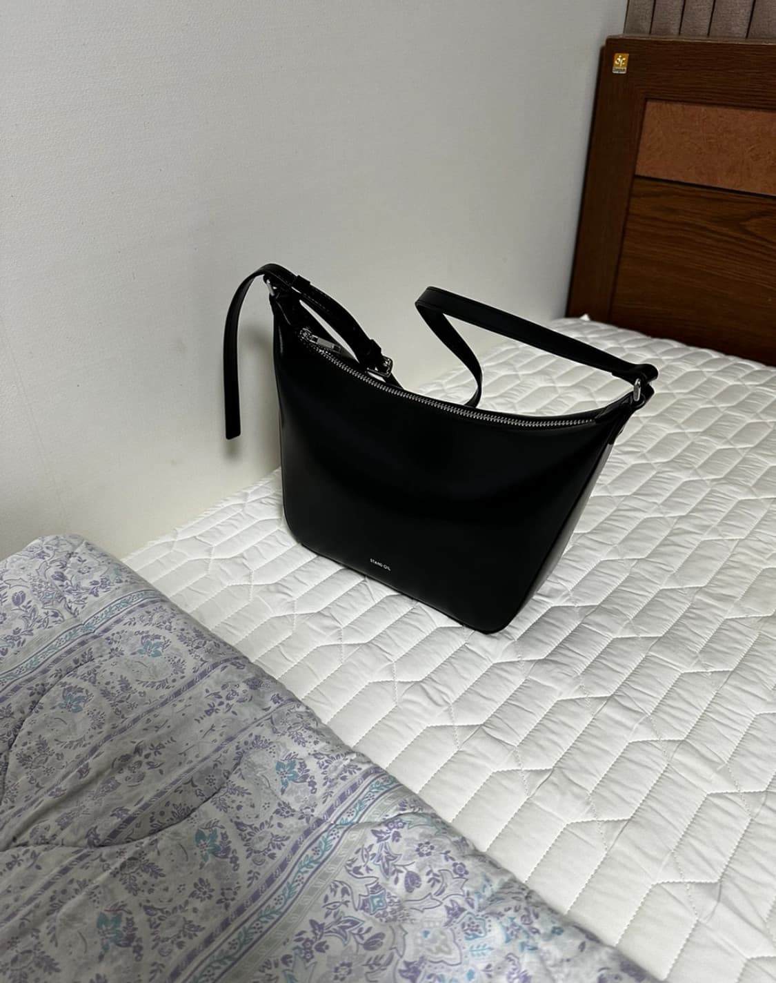 스탠드오일 소피백 블랙 미사용제품 상품이미지1