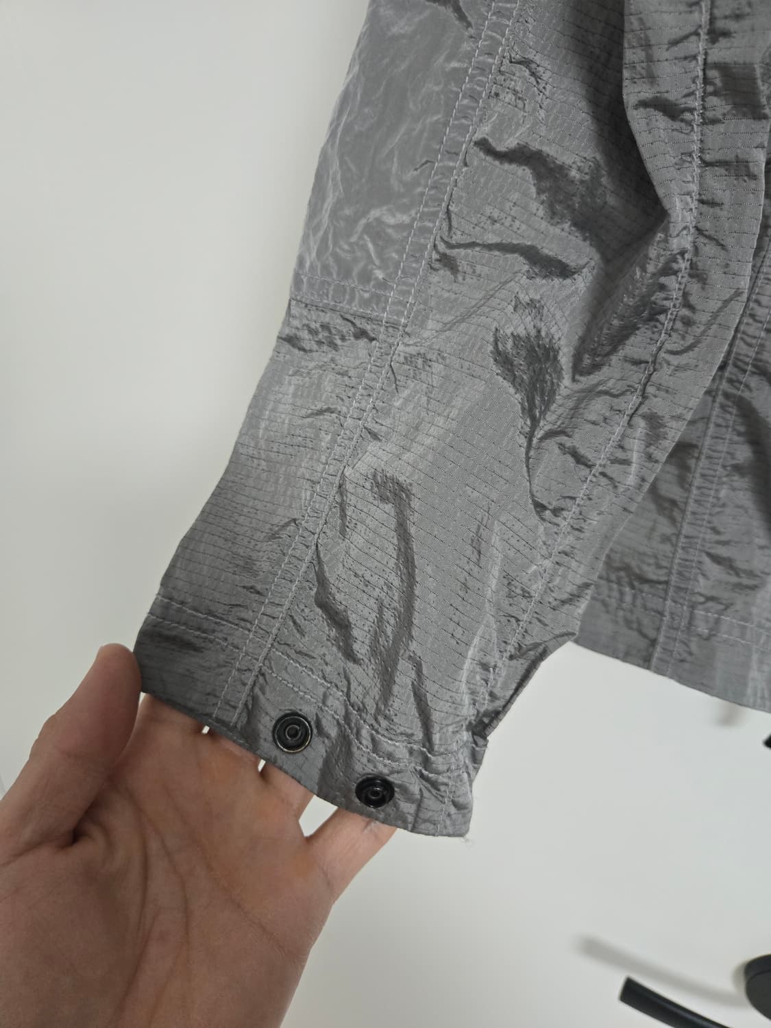 스톤아일랜드 나일론메탈 오버셔츠 S사이즈팝니다 상품이미지4