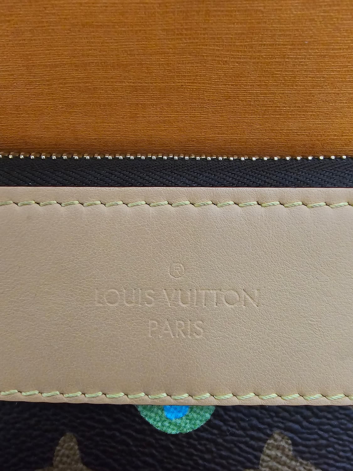 루이비통 타일러x퍼렐 강아지 초콜렛 포쉐트 클러치백 상품이미지8