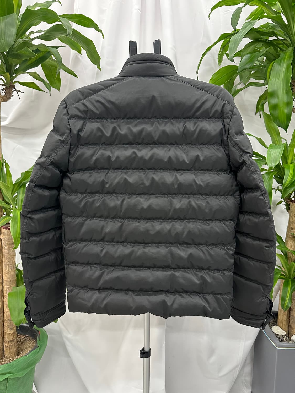 (48) 프라다 삼각로고 다운 숏 패딩 자켓 상품이미지4